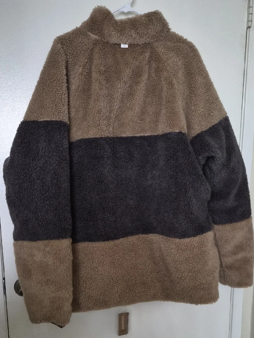 Patagonia Reversible Two-Tone Sherpa Fleece Jacket - Brown & Charcoal - Picture 3 of 6